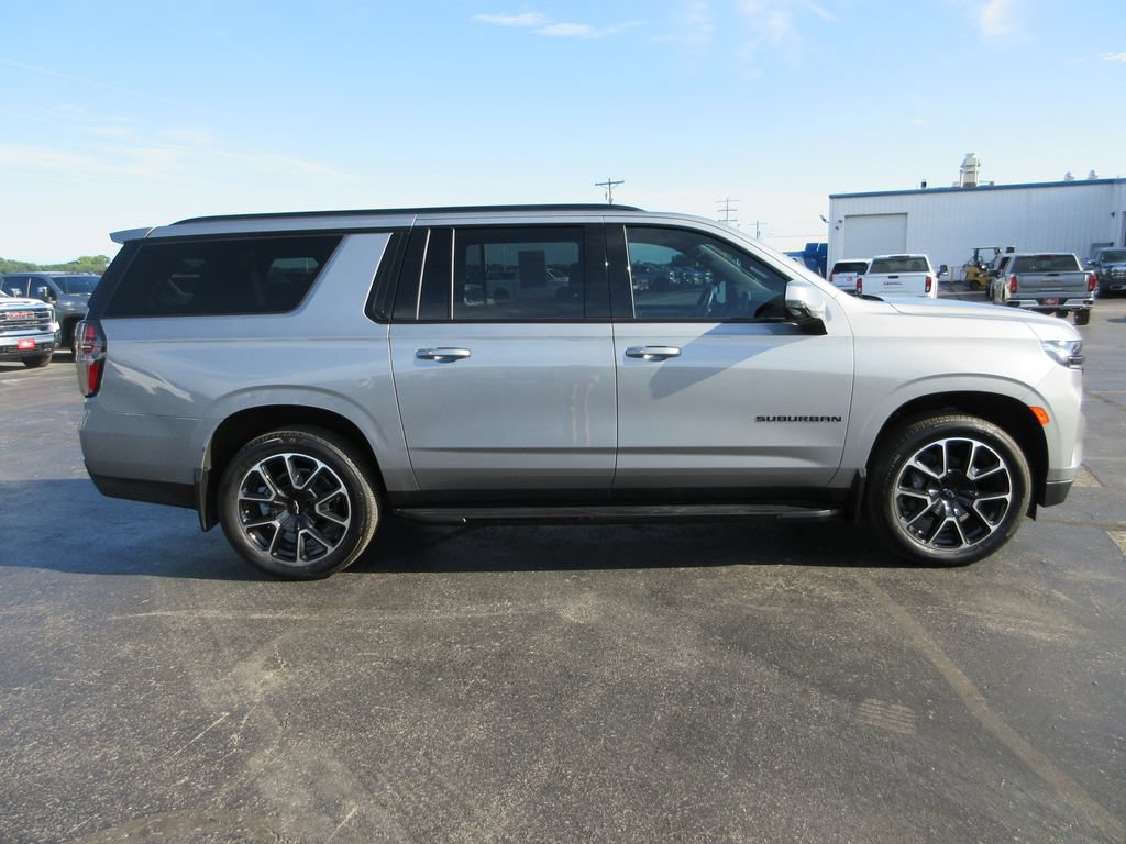 Certified 2024 Chevrolet Suburban RST w/ Luxury Package AWD/4WD image 5