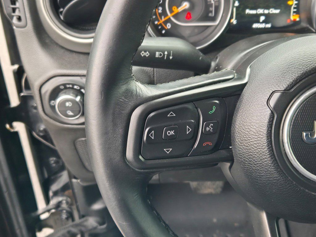 Used 2021 Jeep Gladiator Willys AWD/4WD image 27