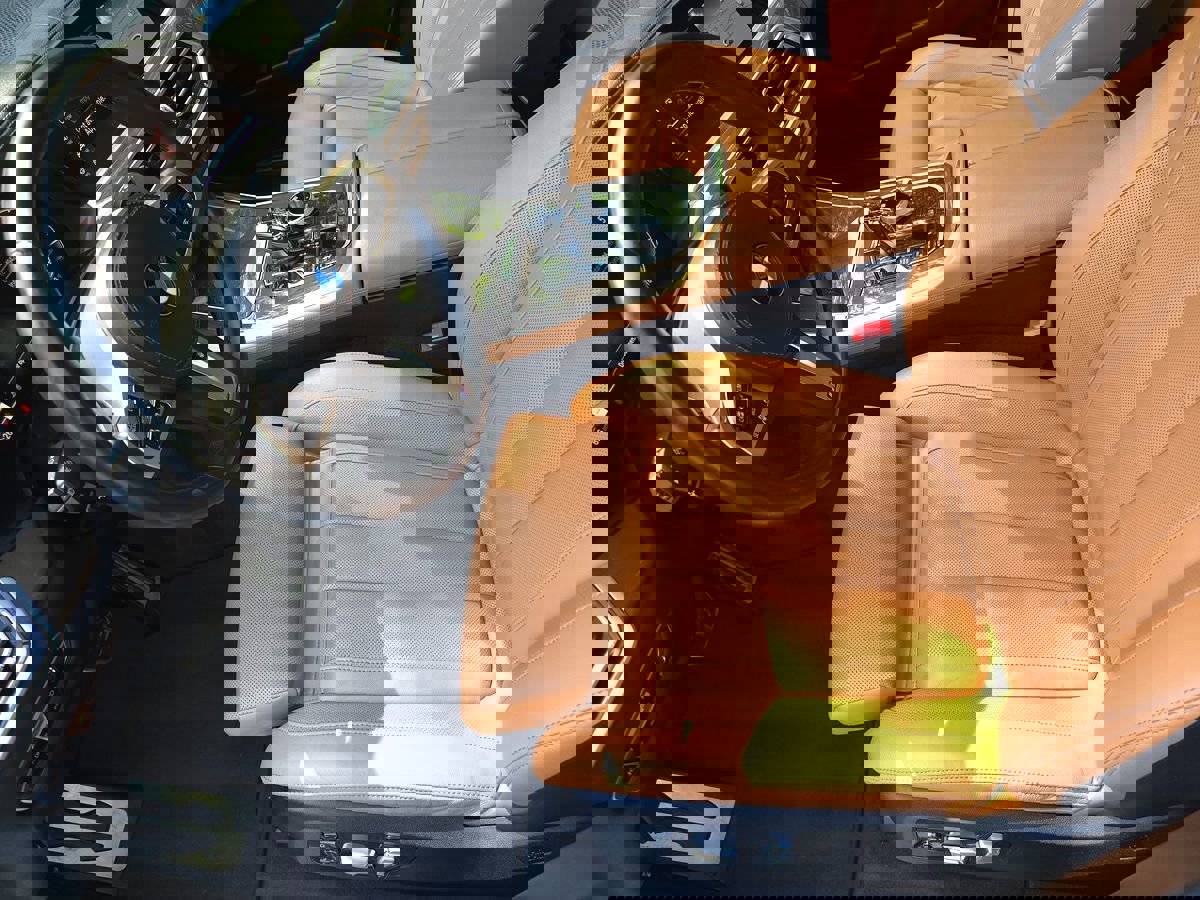 Used 2021 BMW X5 sDrive40i w/ M Sport Package image 13