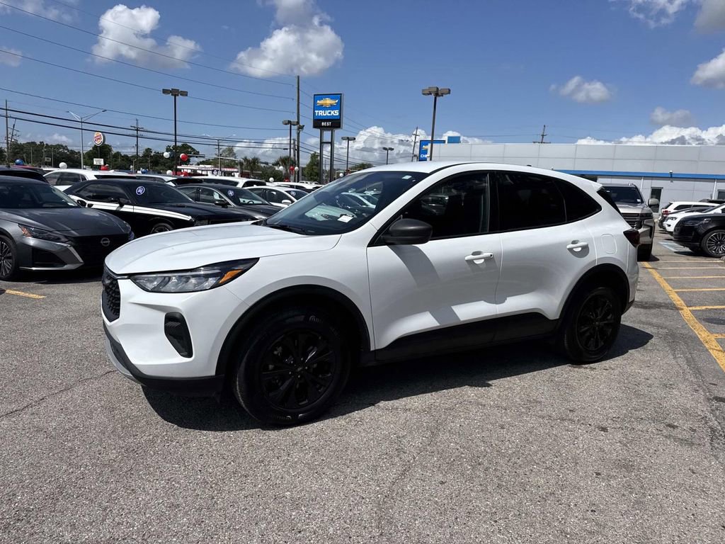Used 2025 Ford Escape Active AWD/4WD image 4
