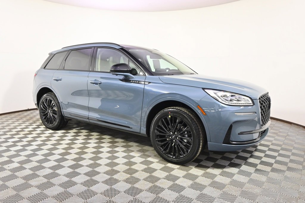 New 2026 Lincoln Corsair Reserve w/ Jet Appearance Package image 8