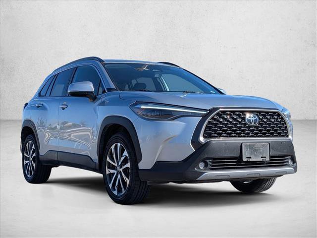 Used 2024 Toyota Corolla Cross XLE image 3