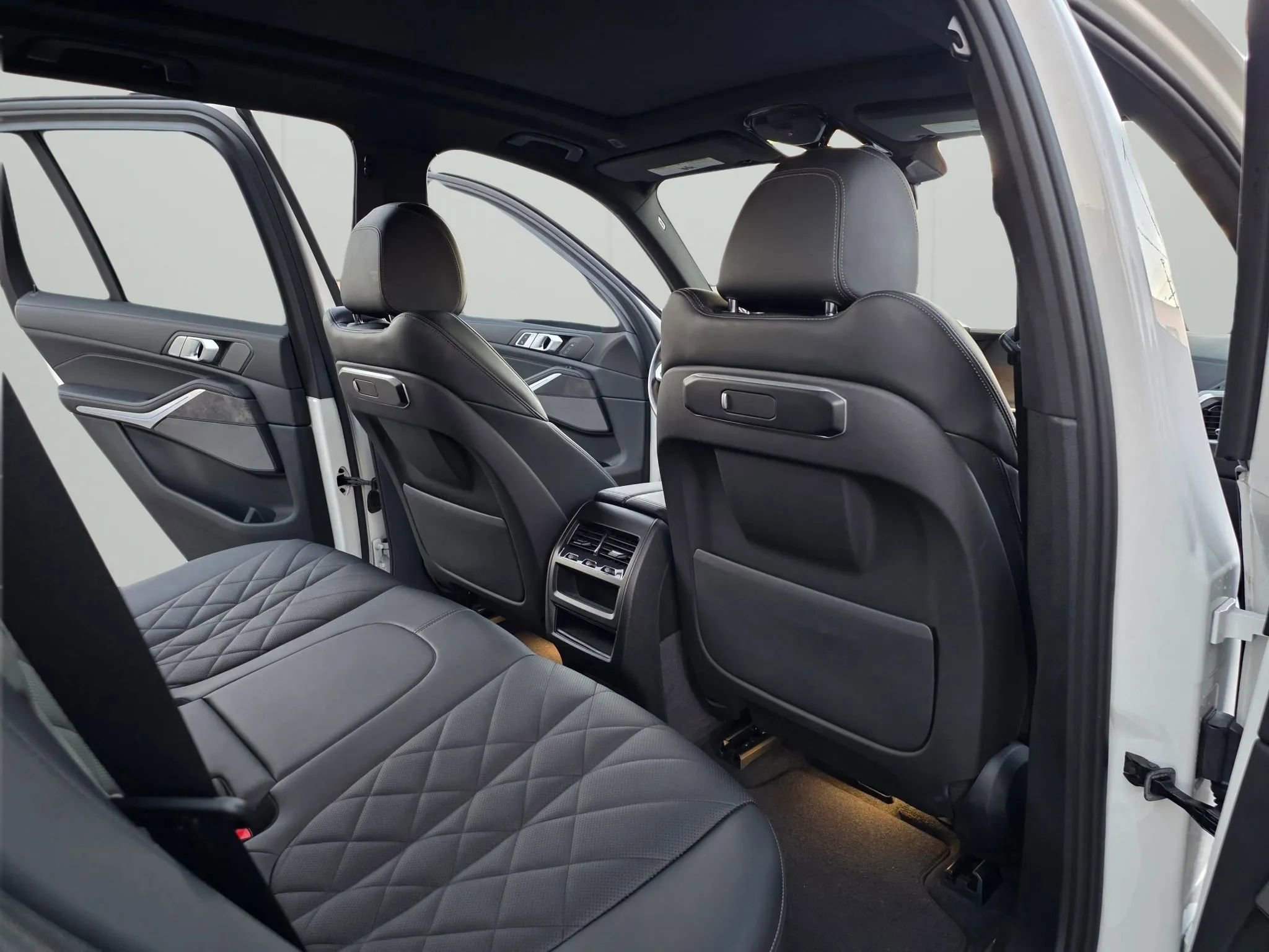 Used 2024 BMW X5 sDrive40i w/ M Sport Package image 26