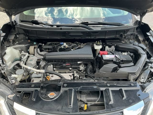 Used 2020 Nissan Rogue SV FWD image 25