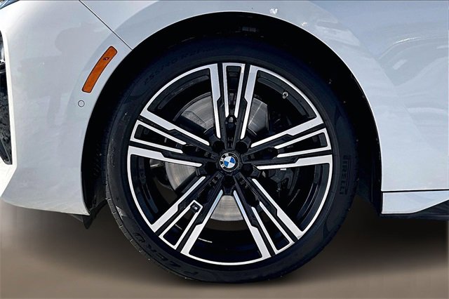 Used 2023 BMW 760i xDrive image 8