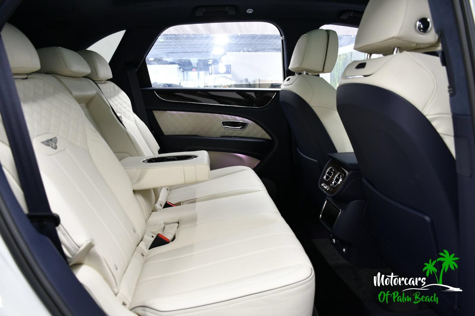 Used 2023 Bentley Bentayga AWD/4WD image 64