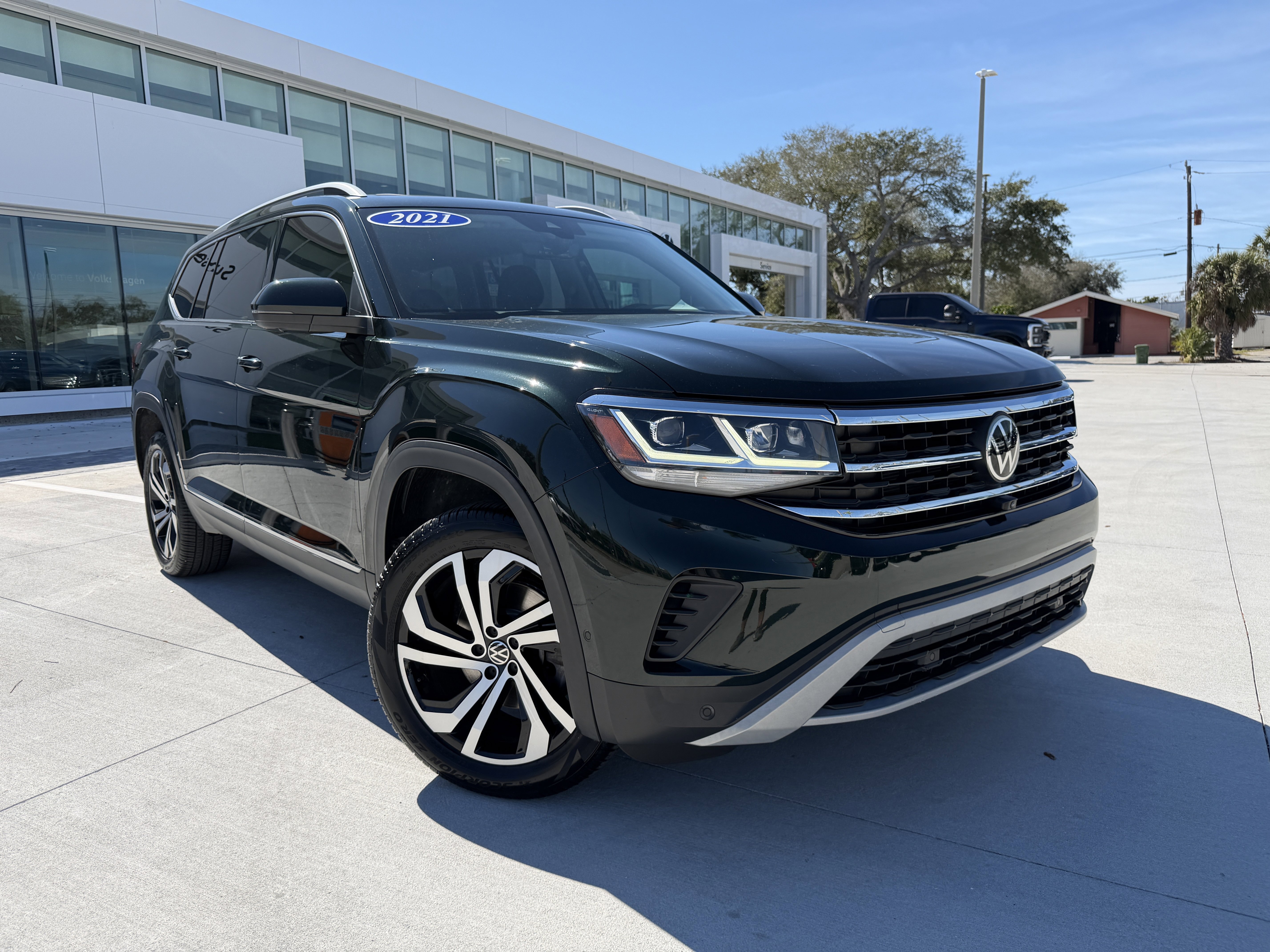 Used 2021 Volkswagen Atlas SEL Premium image 1