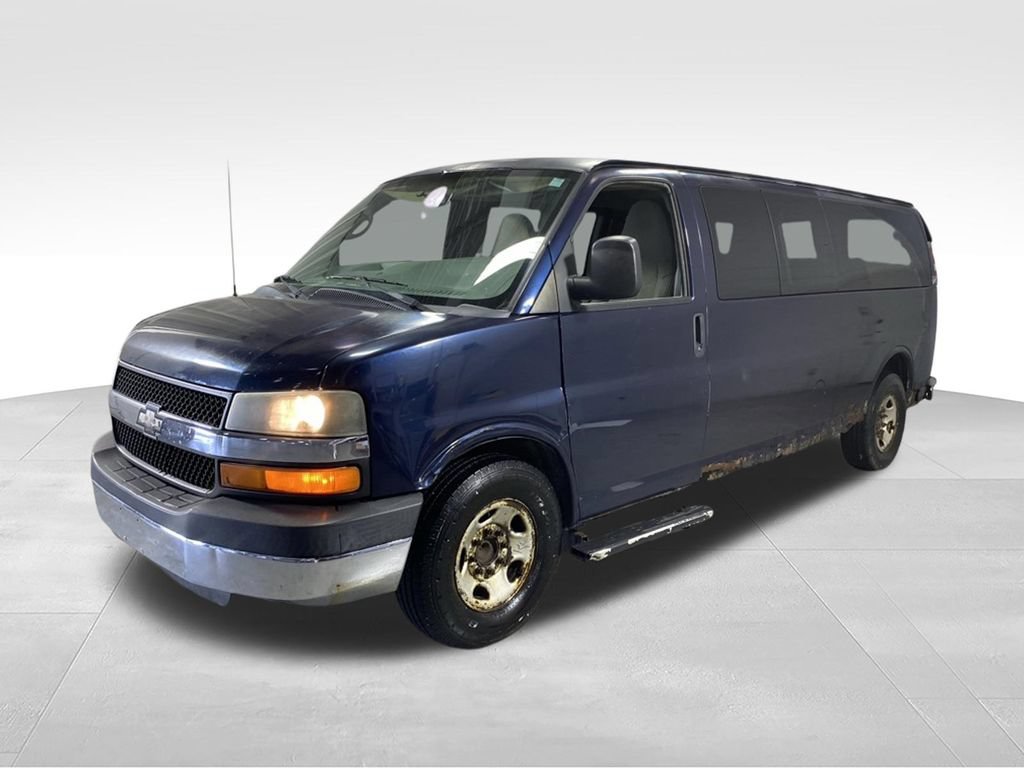 Used 2010 Chevrolet Express 3500 LT w/ LT Preferred Equipment Group RWD image 4