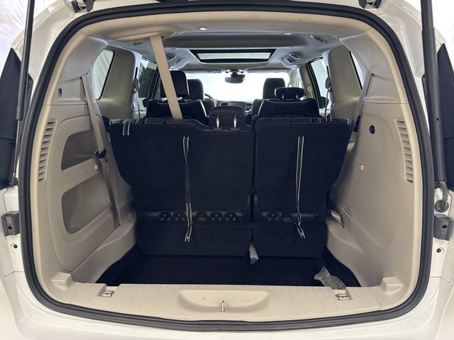 Used 2023 Chrysler Pacifica Limited FWD image 25