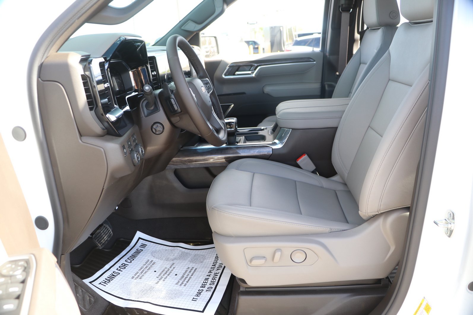 New 2026 Chevrolet Silverado 1500 LTZ w/ LTZ Convenience Package II AWD/4WD image 13