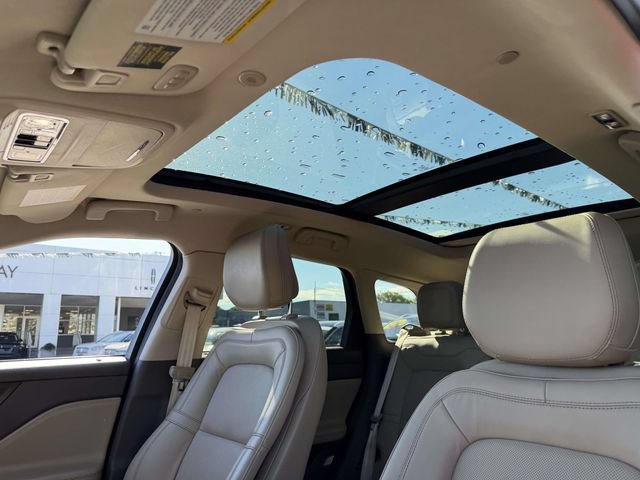 Used 2020 Lincoln Corsair AWD w/ Premium Package image 11