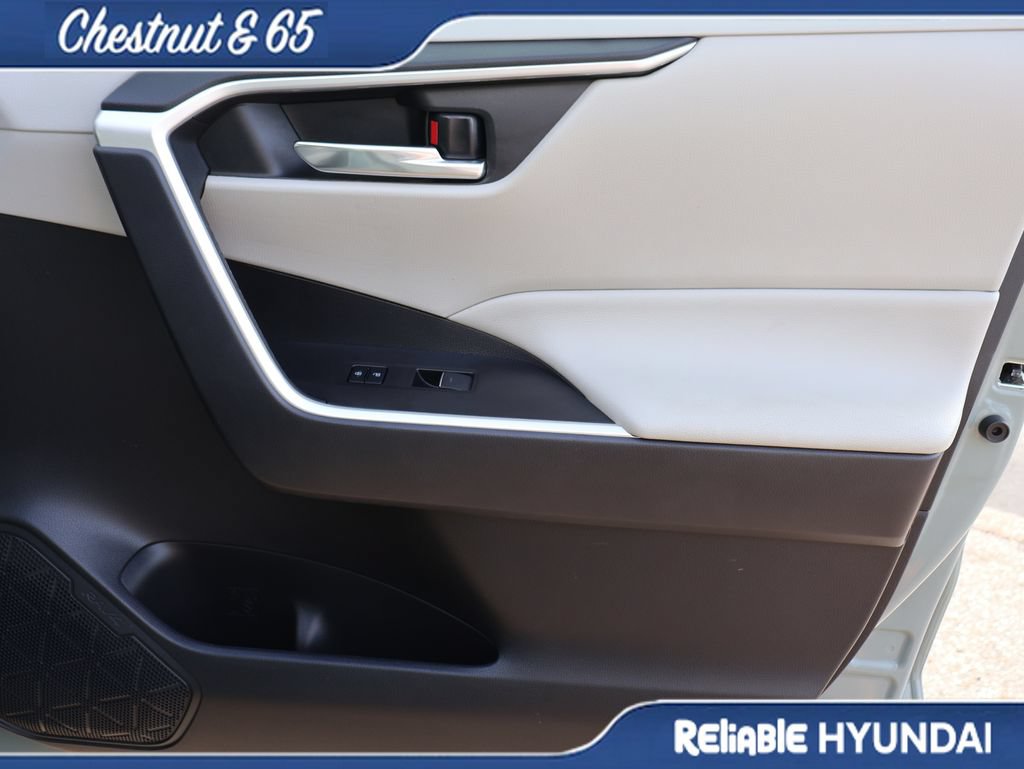 Used 2022 Toyota RAV4 XLE Premium AWD/4WD image 8