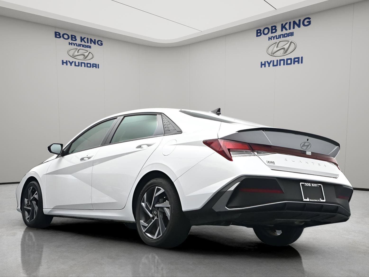 Certified 2025 Hyundai Elantra Sport image 14
