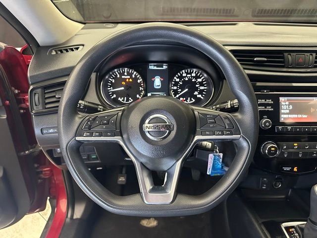 Used 2017 Nissan Rogue S AWD/4WD image 25