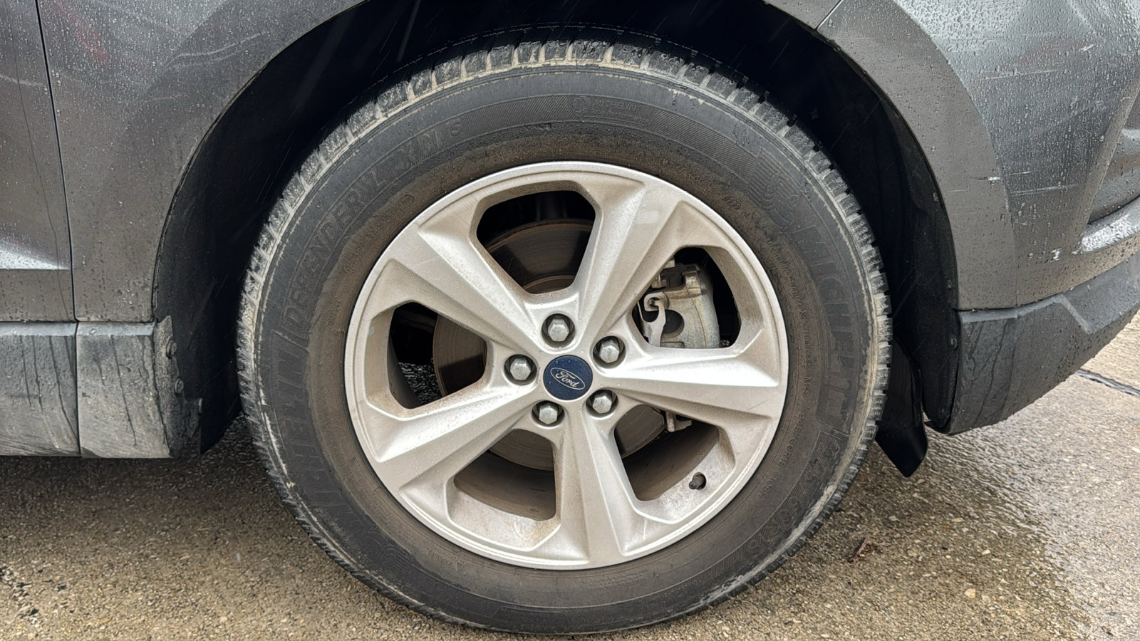 Used 2019 Ford Edge SE image 32