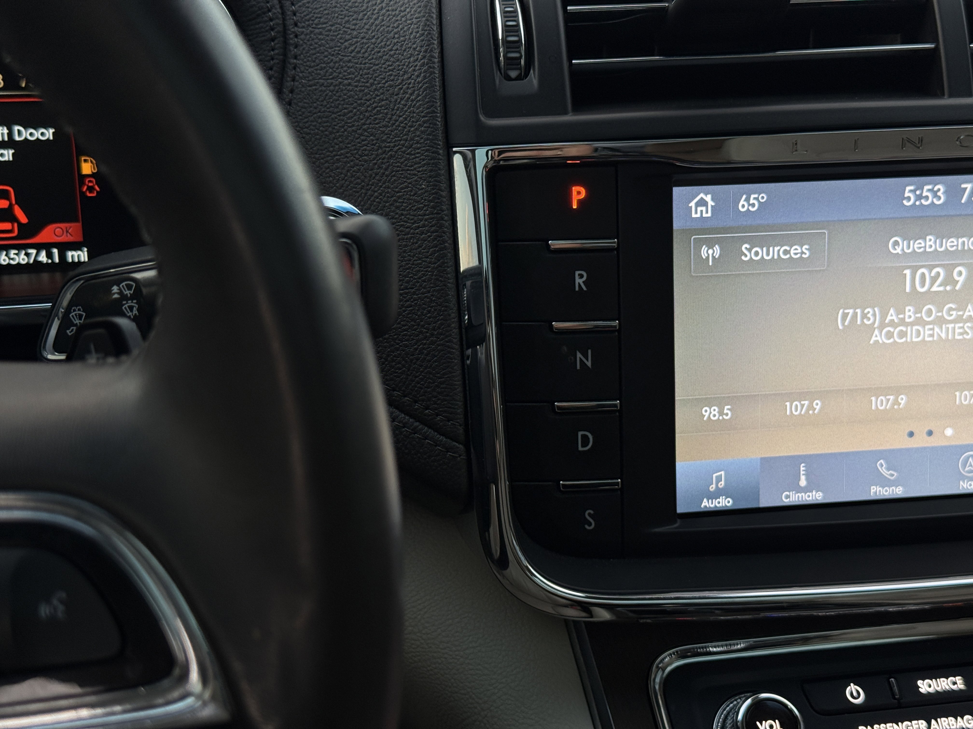 Used 2019 Lincoln Continental Select w/ Continental Climate Package image 26