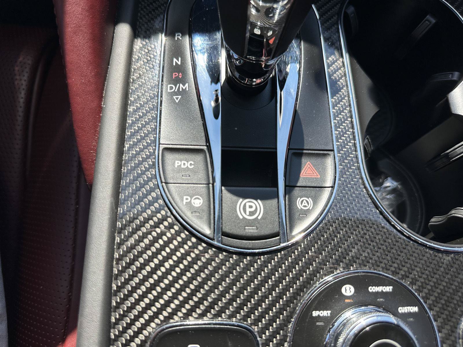 Used 2022 Bentley Bentayga AWD/4WD image 38