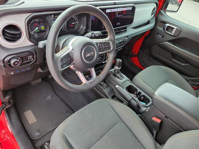 Used 2024 Jeep Wrangler Unlimited Sahara image 2
