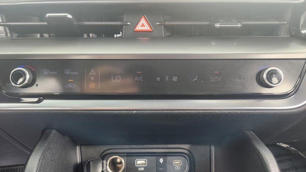 Used 2025 Kia Sportage EX AWD/4WD image 27
