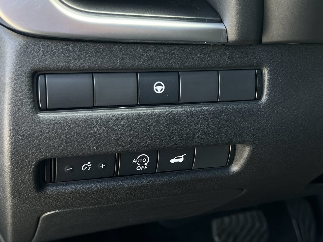 Certified 2025 Nissan Rogue SV AWD/4WD image 23