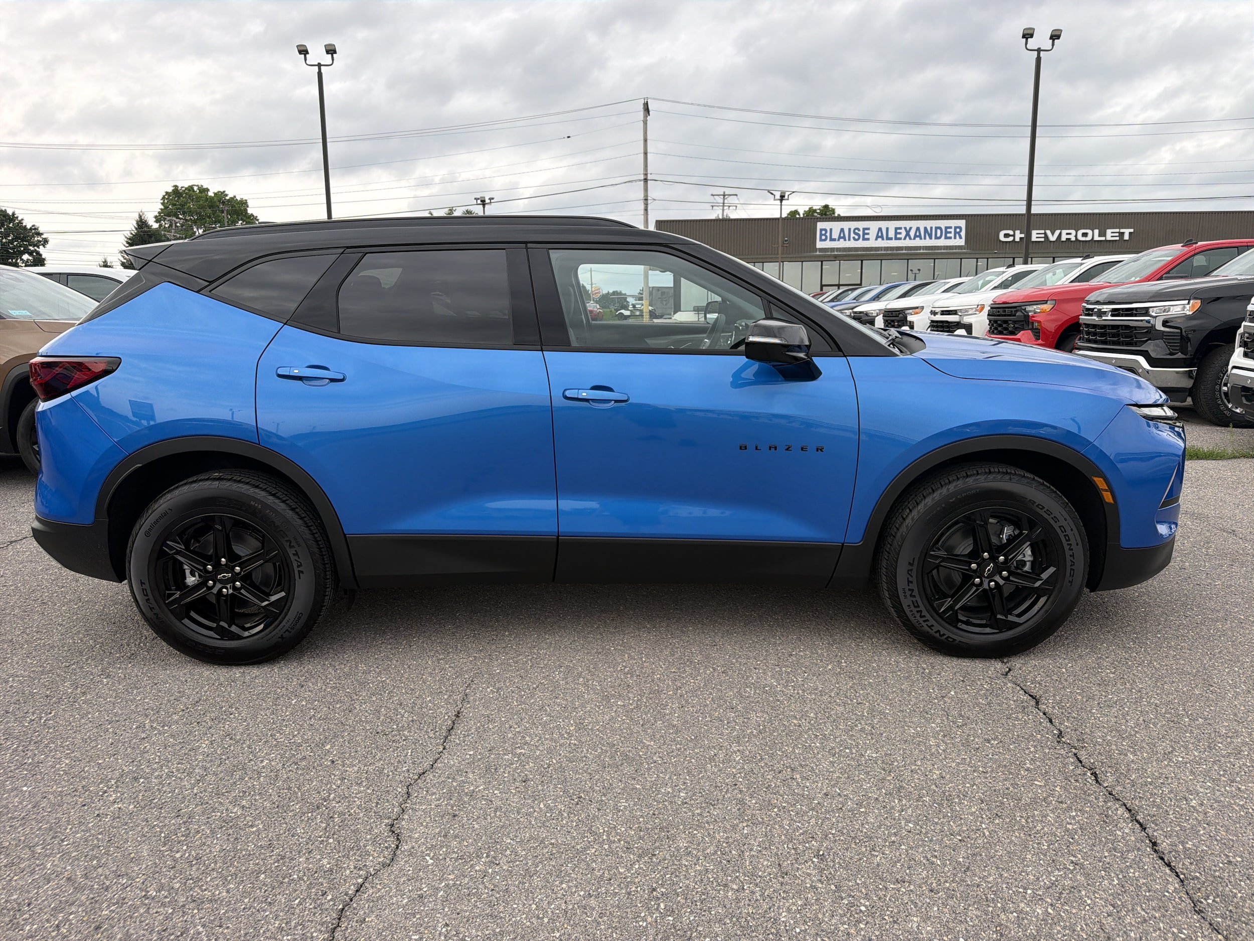 New 2026 Chevrolet Blazer LT w/ Sound & Technology Package AWD/4WD image 2