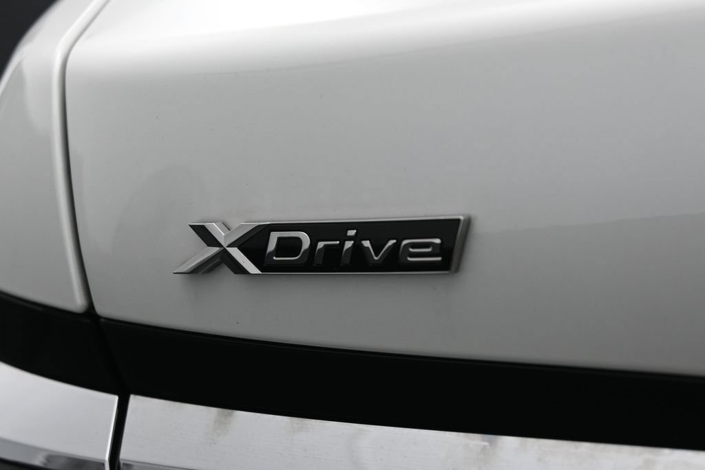 Used 2025 BMW 740i xDrive AWD/4WD image 44