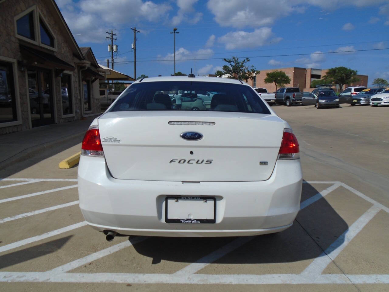 Used 2009 Ford Focus SE FWD image 6