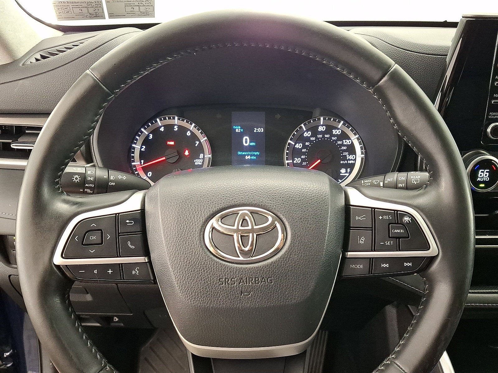 Used 2022 Toyota Highlander LE AWD/4WD image 8