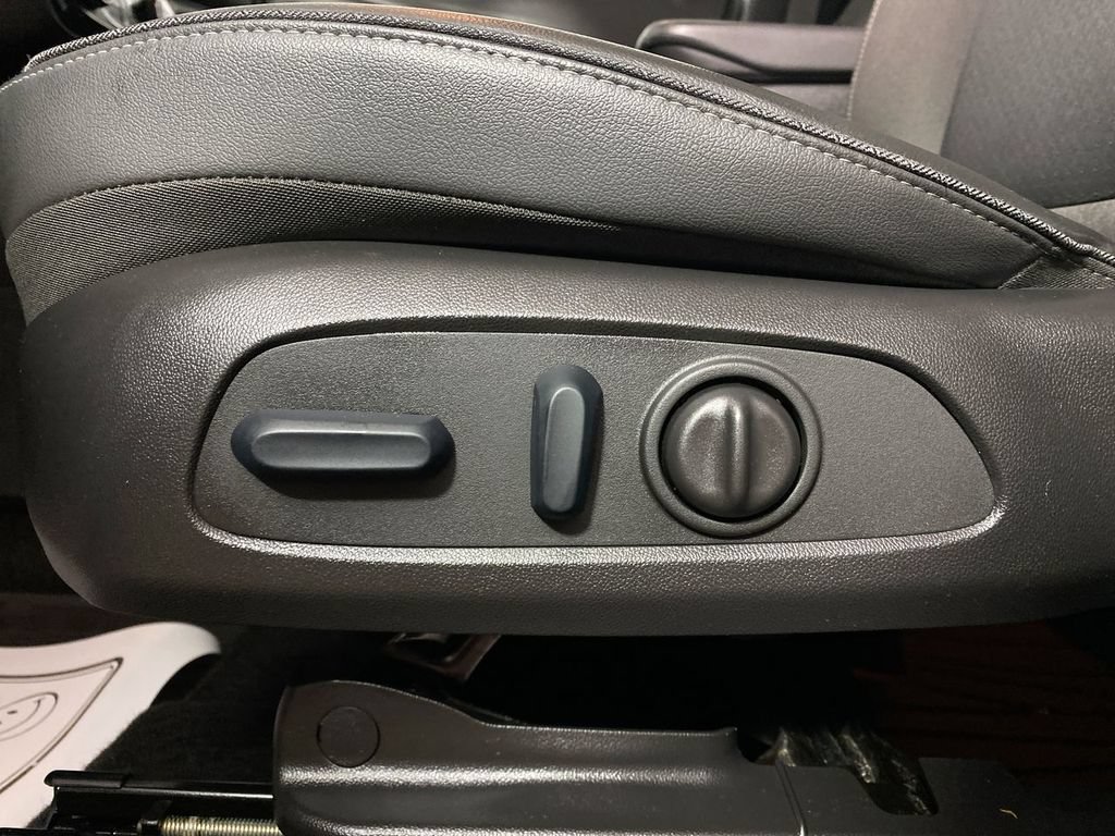 Certified 2023 Buick Encore GX Select w/ Experience Buick Package FWD image 12