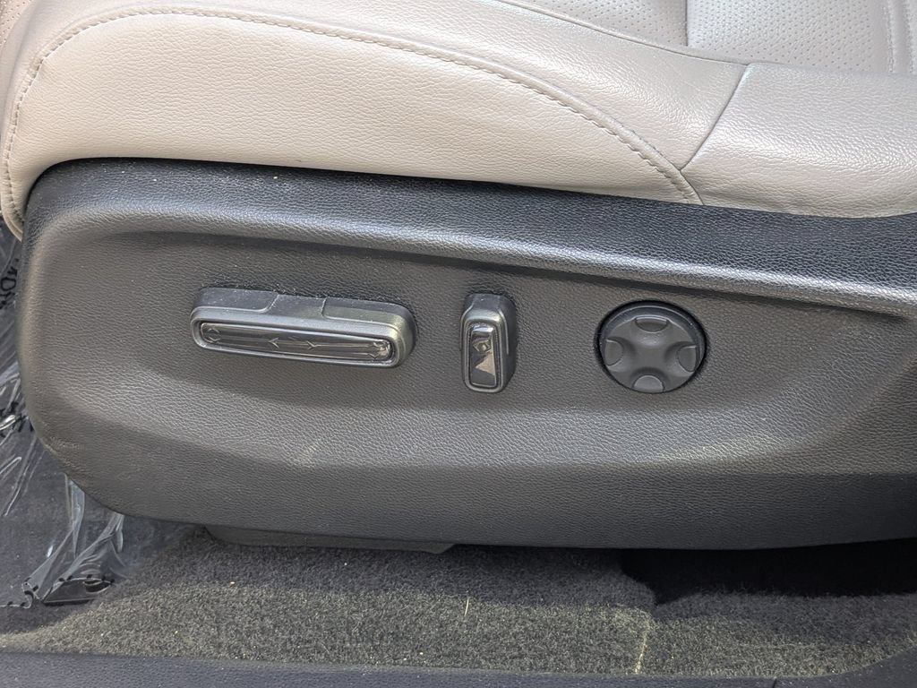 Used 2017 Honda CR-V EX-L image 7