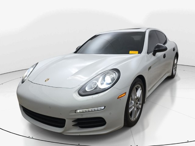 Used 2015 Porsche Panamera RWD image 11