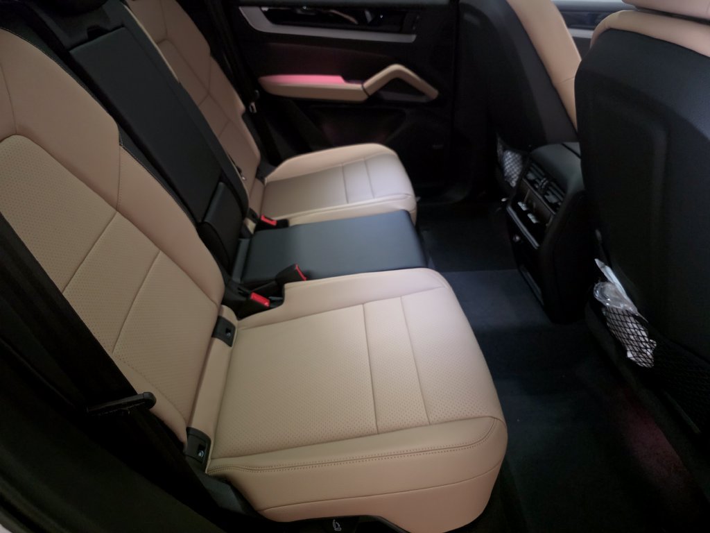 New 2026 Porsche Cayenne AWD/4WD image 31