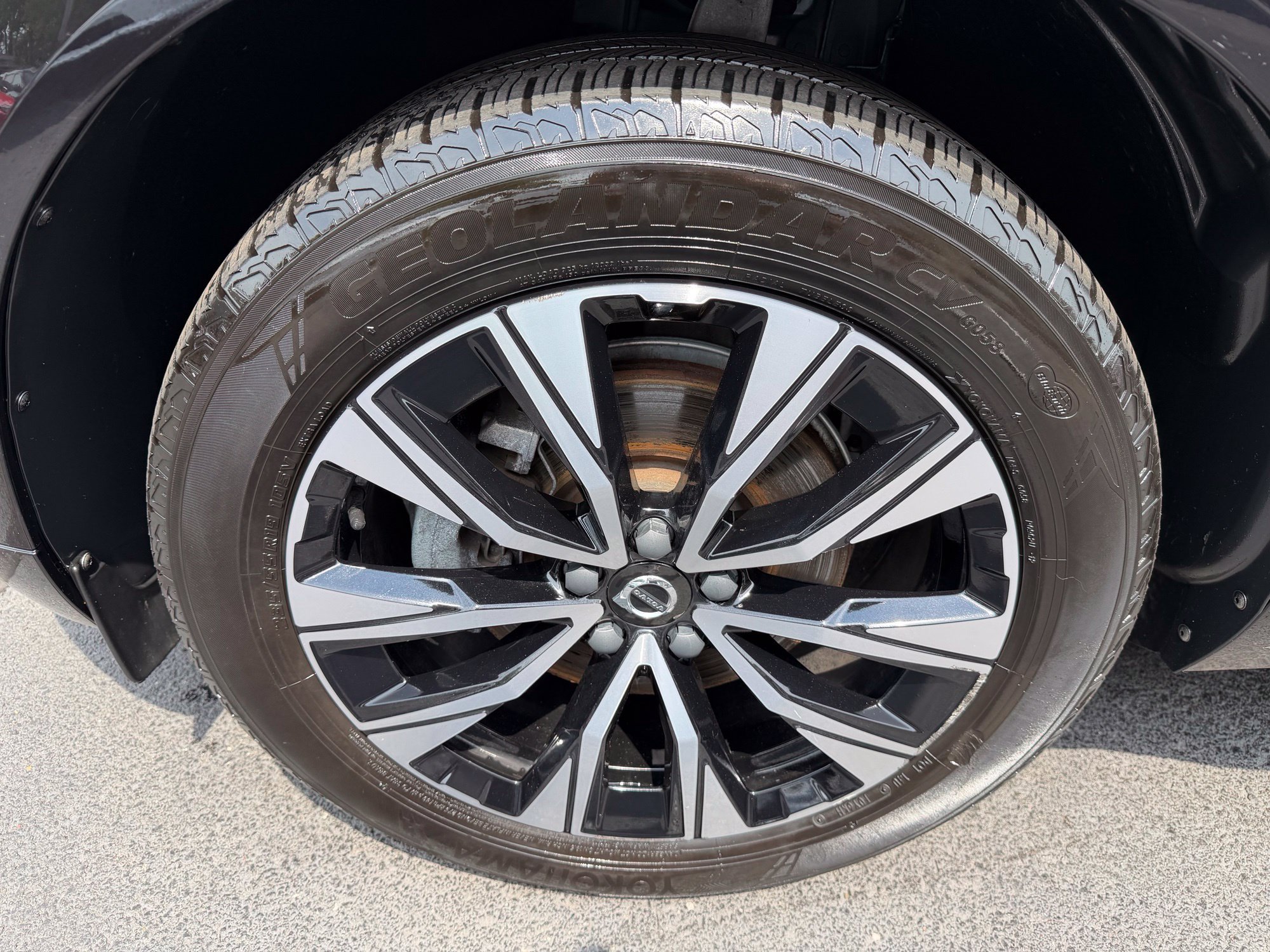 Used 2023 Volvo XC60 B5 Plus AWD/4WD image 11