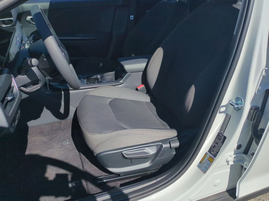 New 2026 Kia K4 LXS image 19