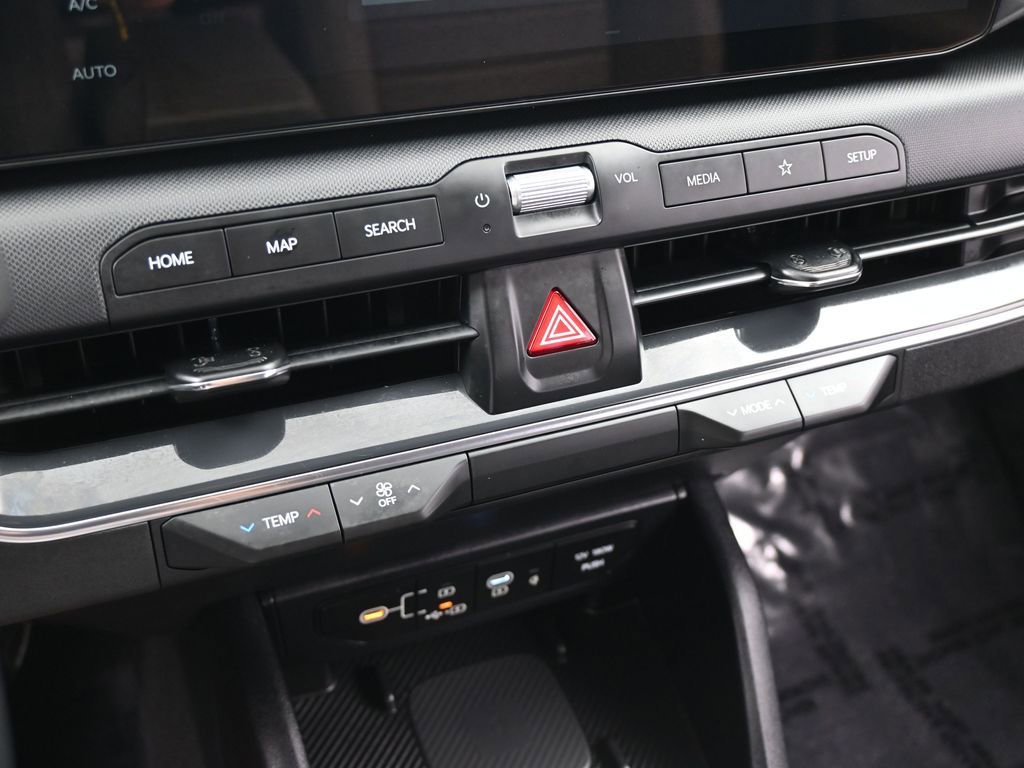Used 2025 Kia K4 EX image 24