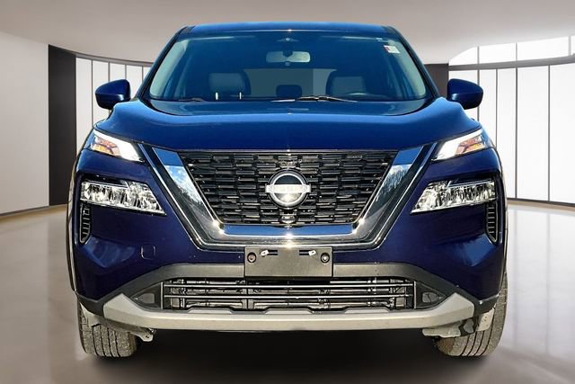 Used 2023 Nissan Rogue SV image 2