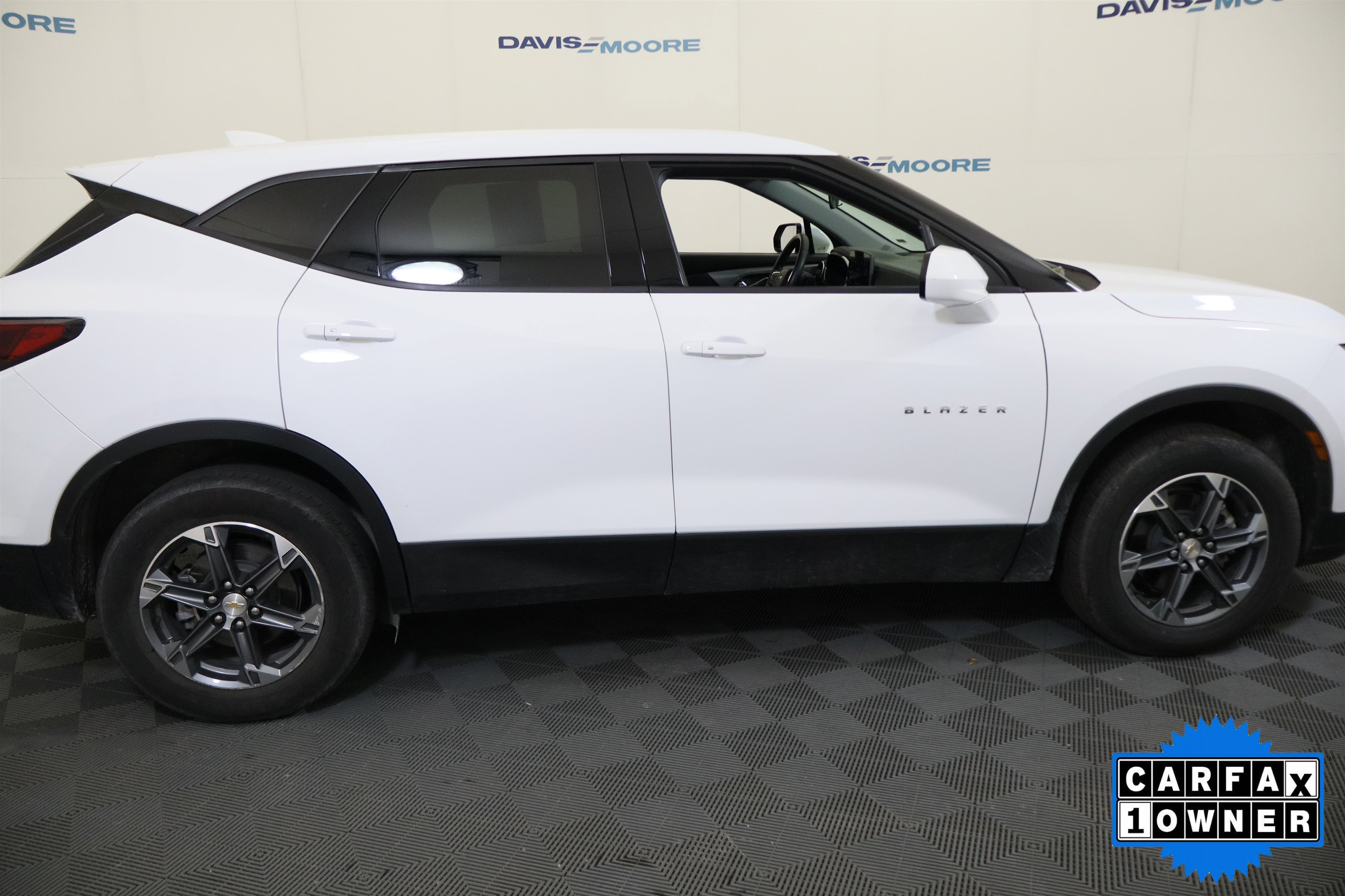 Used 2025 Chevrolet Blazer LT AWD/4WD image 5