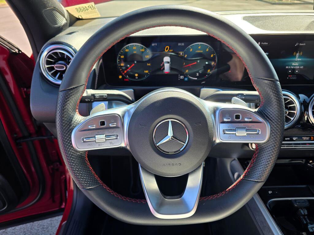 Used 2022 Mercedes-Benz GLB 250 4MATIC image 14