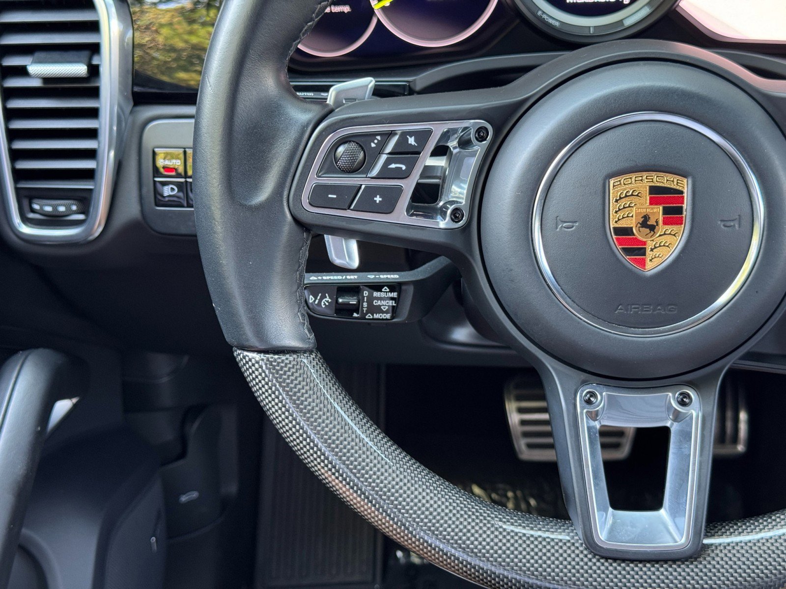 Used 2021 Porsche Cayenne Turbo S image 24