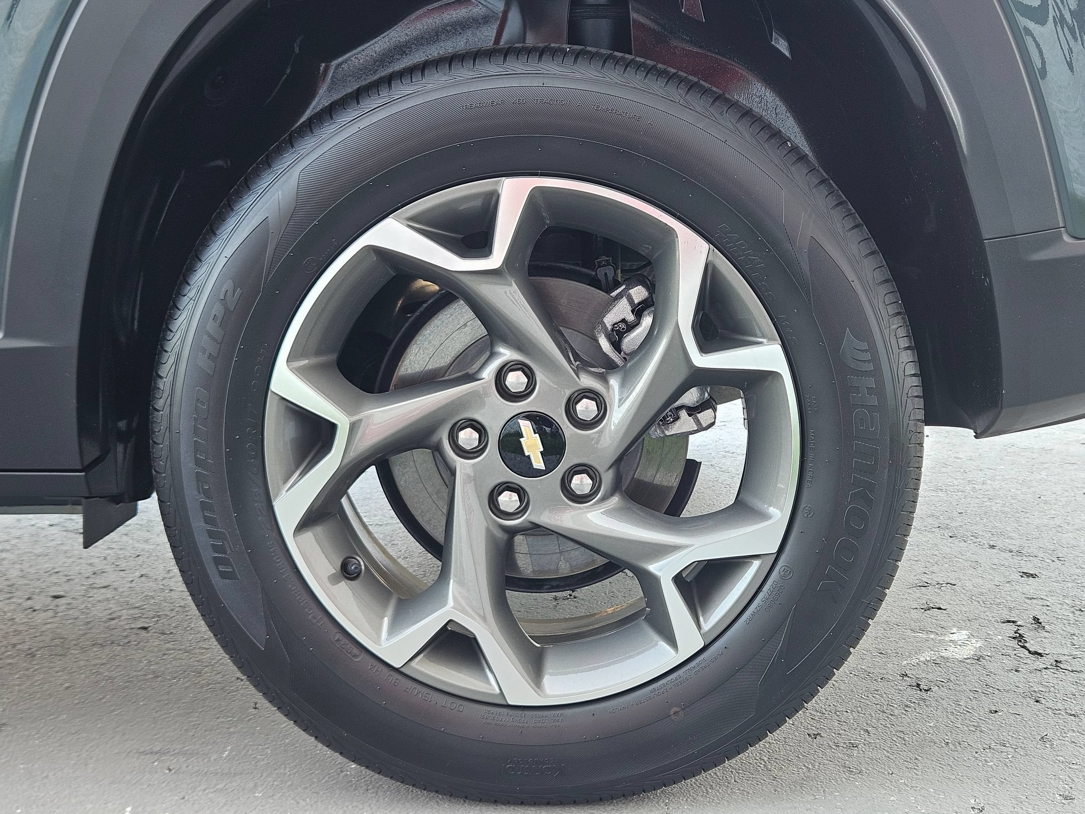 Used 2025 Chevrolet Trax LT FWD image 28