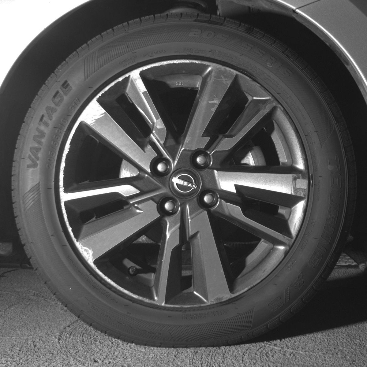 Used 2025 Nissan Versa SV image 13