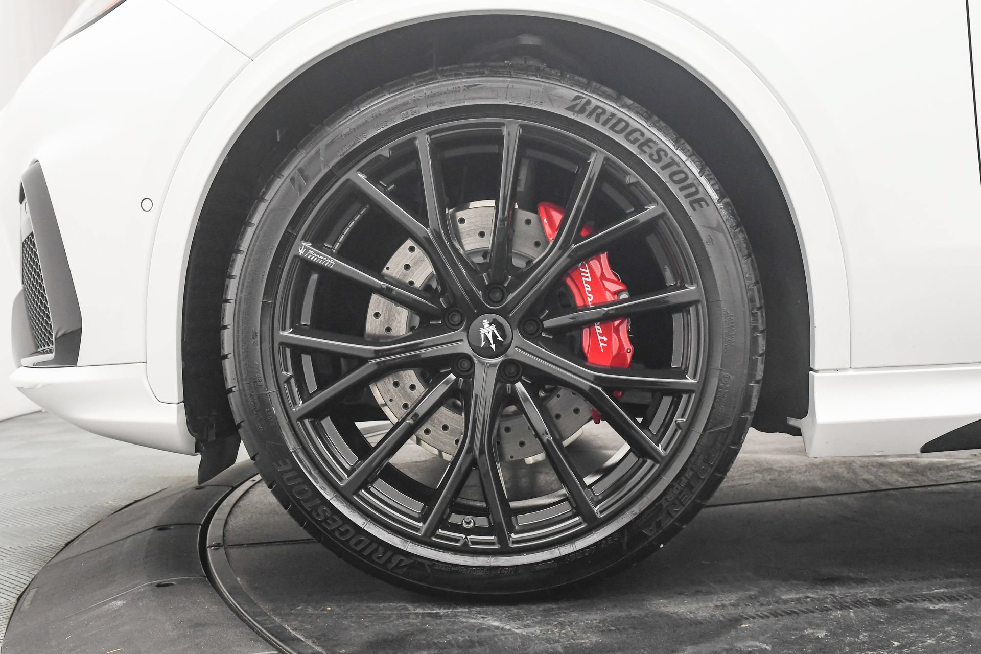 Used 2025 Maserati Grecale Modena AWD/4WD image 32
