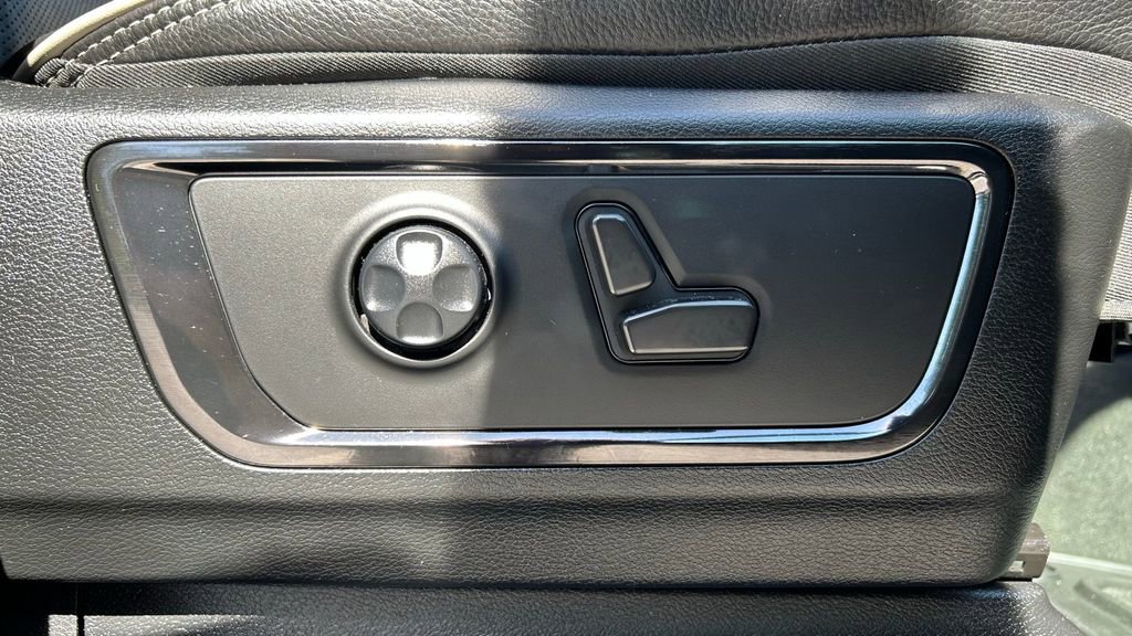 Used 2022 RAM 1500 Limited image 12