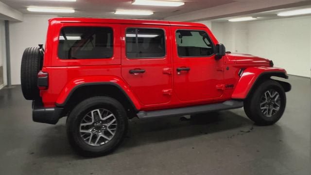Used 2025 Jeep Wrangler Unlimited Sahara w/ Safety Group AWD/4WD image 9