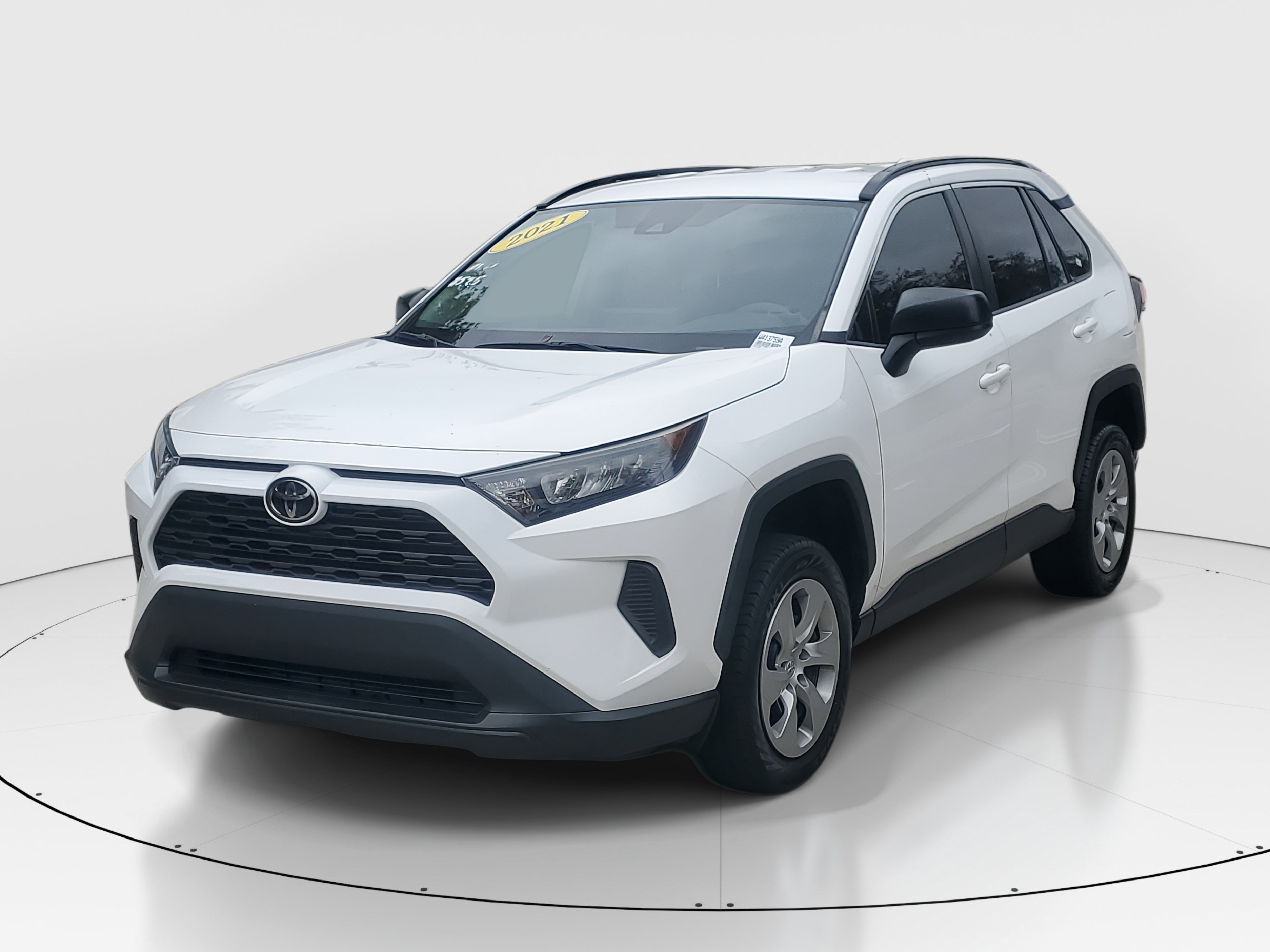 Used 2021 Toyota RAV4 LE image 3