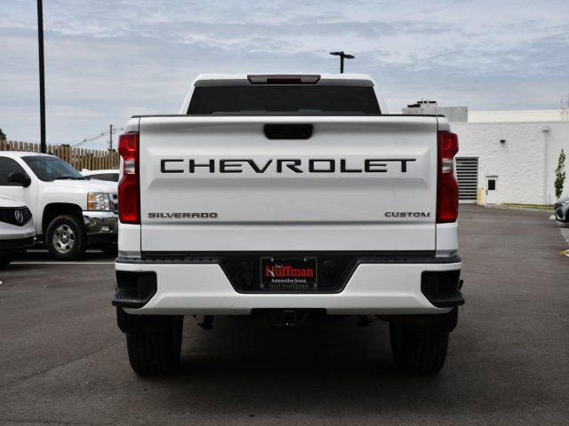 Used 2020 Chevrolet Silverado 1500 Custom w/ Custom Value Package AWD/4WD image 10