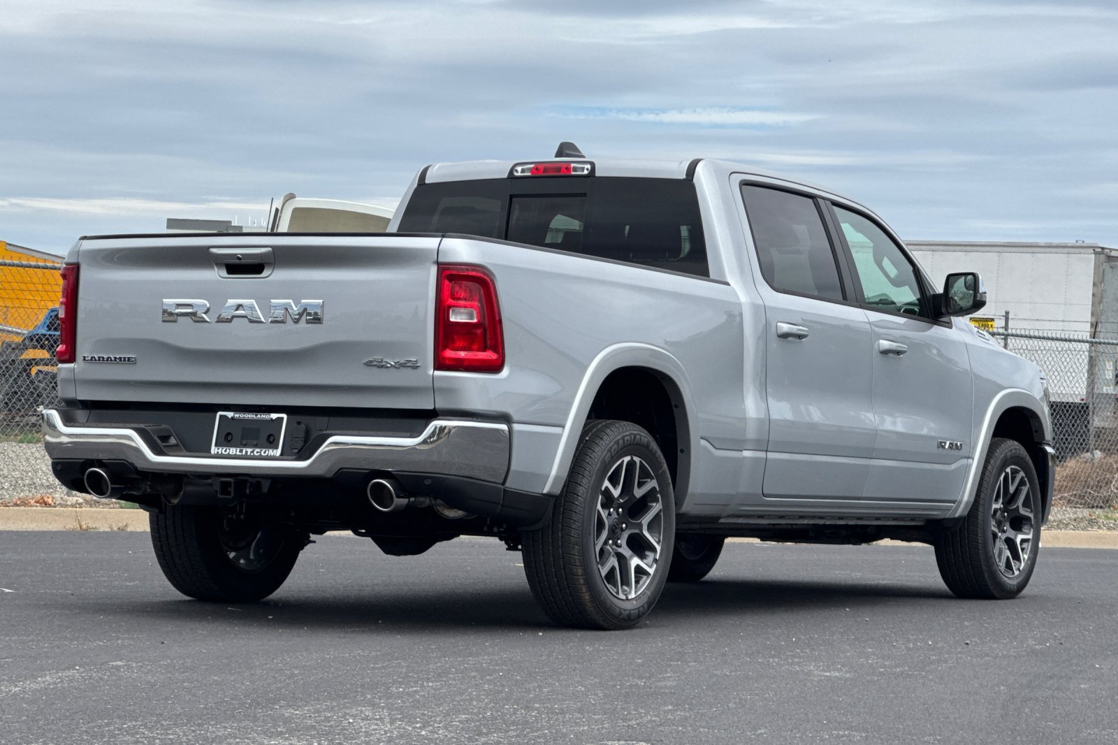 New 2026 RAM 1500 Laramie AWD/4WD image 3
