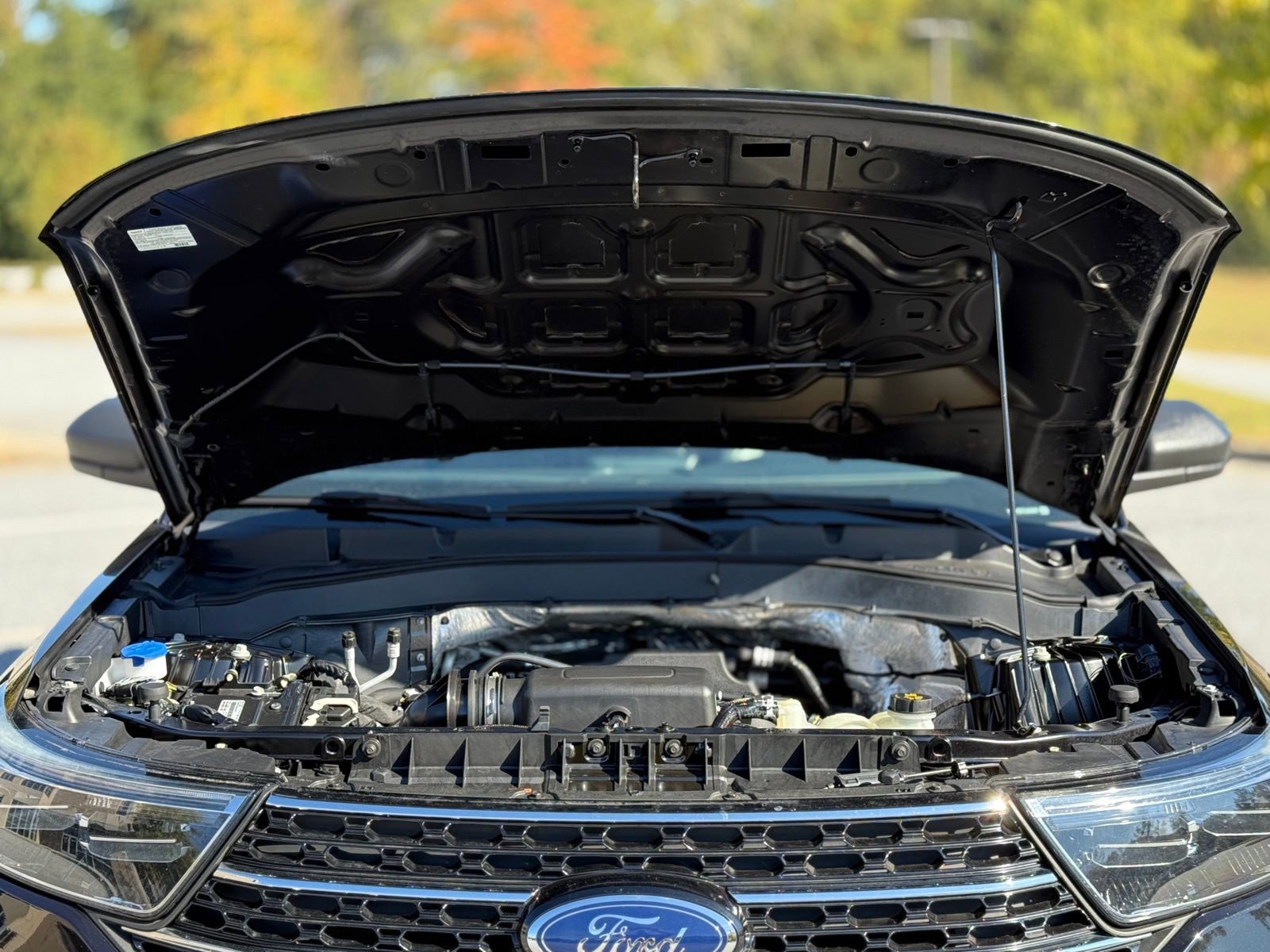 Used 2020 Ford Explorer XLT AWD/4WD image 49