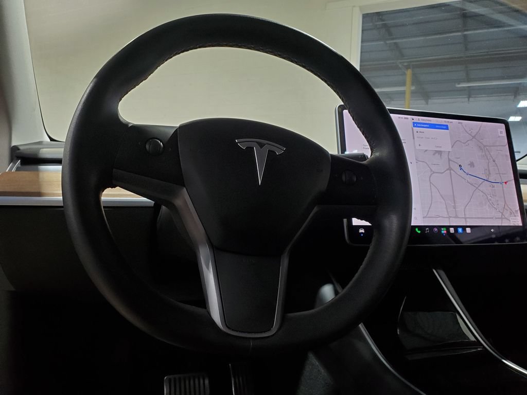 Used 2021 Tesla Model Y Long Range AWD/4WD image 24