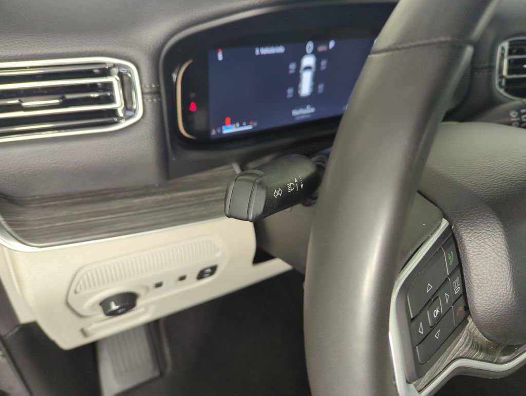 Used 2024 Jeep Wagoneer L Series II image 21